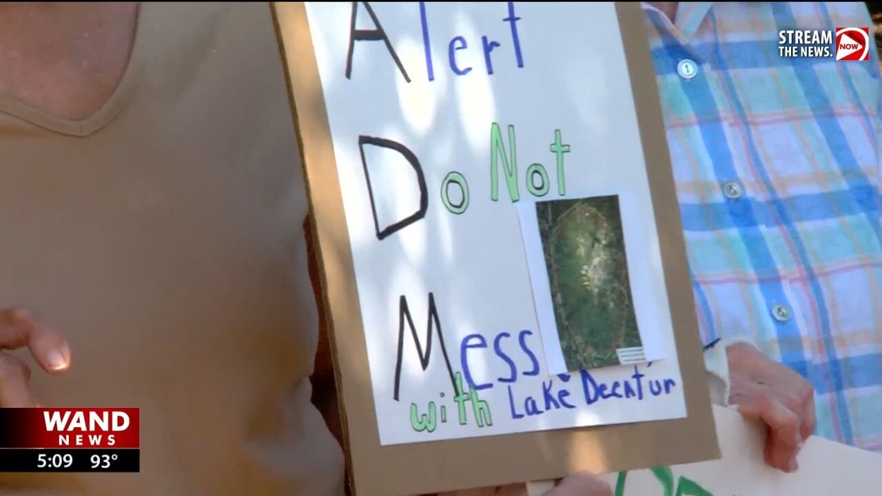 Protesters warn that ADM's proposed CO2 project puts Decatur water at risk